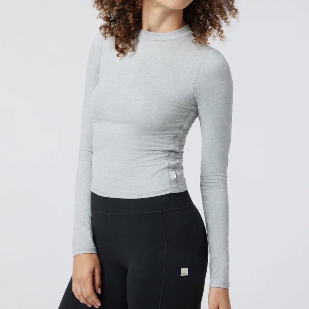 Vuori Halo Long Sleeve Ruched Tee Pale Grey Heather Medium
